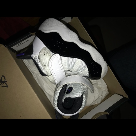 6 RINGS - Picture 2 of 3